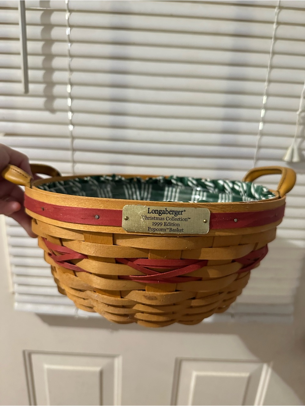 1999 Longaberger Christmas Collection Popcorn Basket
